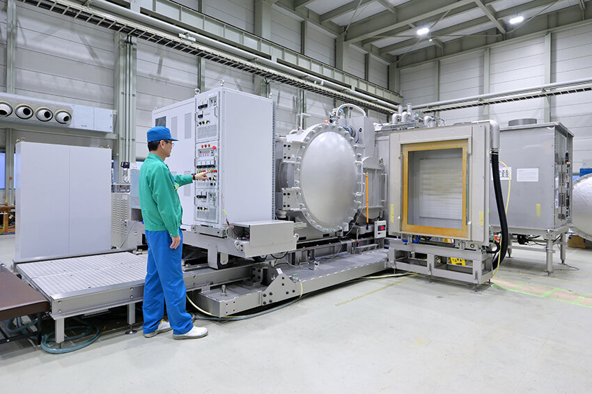 小型化して設置スペースを縮小した開発中の新型機